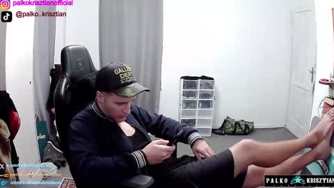 plkrisztian online show from December 19, 11:28 am