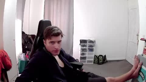 plkrisztian online show from April 8, 1:55 pm