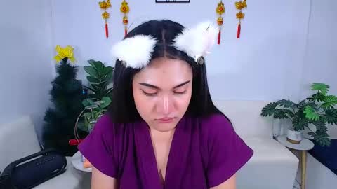 Ploysai online show from April 2, 2:58 pm