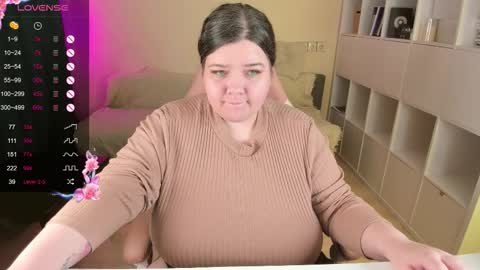 Snapshot of plum_pie__ chatting on September 28, 4:56 pm Alice online show from September 28, 4:56 pm