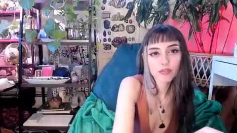 Snapshot of pluto_astrology chatting on December 22, 8:03 pm Goddess Pluto online show from December 22, 8:03 pm