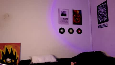    online show from September 30, 3:44 am