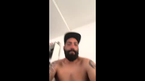 Snapshot of pmgaitan1986 chatting on April 2, 8:01 am pmgaitan1986 online show from April 2, 8:01 am