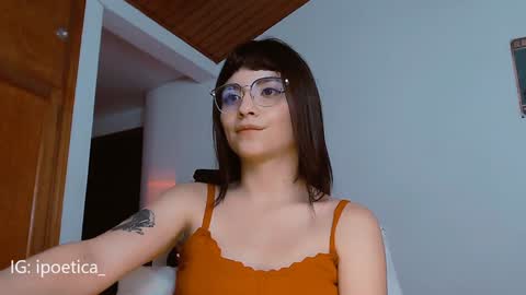 Snapshot of poeeticaa_ chatting on January 23, 4:26 pm IG ipoetica online show from January 23, 4:26 pm