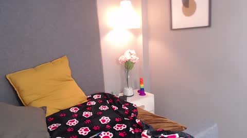  Luna  online show from January 8, 7:45 pm