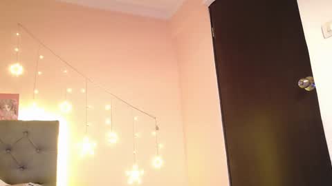  Luna  online show from February 1, 7:44 pm