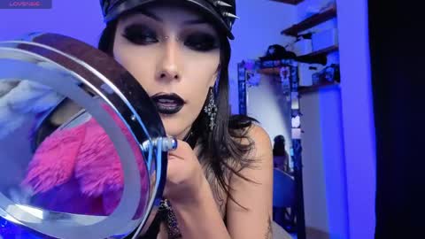Snapshot of poison_dafne chatting on May 9, 12:05 am Dafne online show from May 9, 12:05 am
