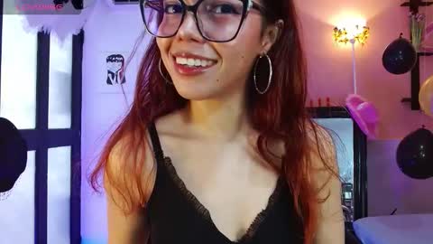 Snapshot of poison_liv chatting on February 5, 1:16 pm poison_liv online show from February 5, 1:16 pm