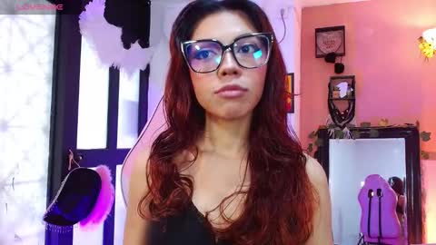 Snapshot of poison_liv chatting on March 1, 1:35 pm poison_liv online show from March 1, 1:35 pm