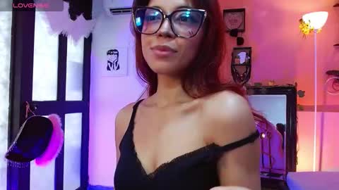 Snapshot of poison_liv chatting on March 2, 1:07 pm poison_liv online show from March 2, 1:07 pm