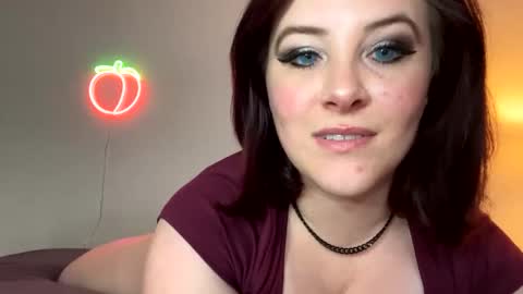 Snapshot of poisonedpeach chatting on December 2, 3:47 am Jenna online show from December 2, 3:47 am