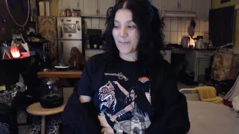 Snapshot of poisonivy1111 chatting on December 11, 9:19 am poisonivy1111 online show from December 11, 9:19 am
