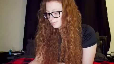 poisonivyy95 online show from May 22, 1:13 am