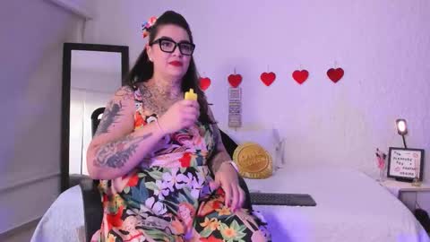 Snapshot of poisson_ivy_ chatting on September 19, 9:37 pm poisson_ivy_ online show from September 19, 9:37 pm