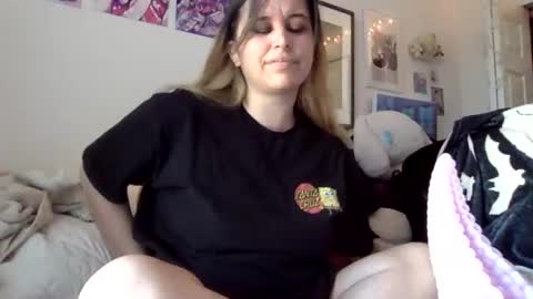 sweet angel baby  online show from April 12, 12:32 pm