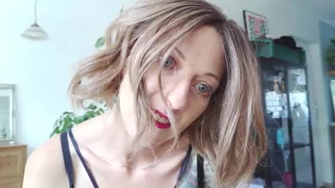 Snapshot of pokusss chatting on October 3, 12:46 pm pokusss online show from October 3, 12:46 pm