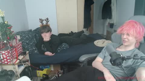 Snapshot of polarny05 chatting on December 21, 7:43 pm Polarny online show from December 21, 7:43 pm