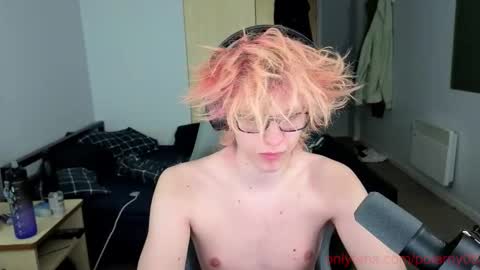 Snapshot of polarny05 chatting on March 15, 9:10 pm Polarny online show from March 15, 9:10 pm