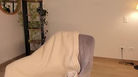 Snapshot of polly_____ chatting on July 13, 11:40 pm Polly online show from July 13, 11:40 pm