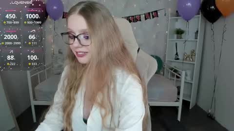 Polly  online show from November 4, 5:50 am