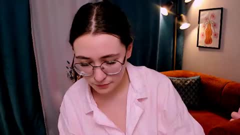 Snapshot of polly_pop_ chatting on June 28, 9:37 am Polly online show from June 28, 9:37 am