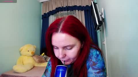Snapshot of pollygreen chatting on December 22, 9:00 am Olivia online show from December 22, 9:00 am