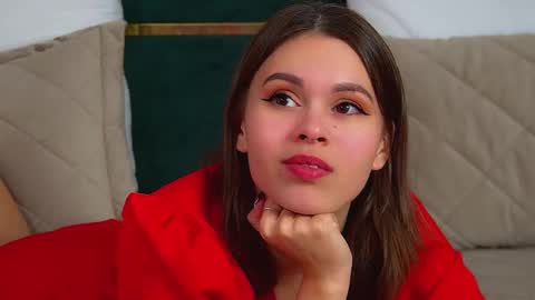 Polly online show from November 5, 7:30 am