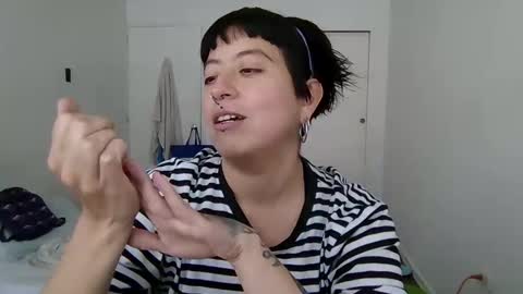 Poly online show from December 19, 9:11 pm