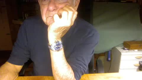 Snapshot of pomme1949 chatting on December 20, 6:02 pm pomme1949 online show from December 20, 6:02 pm