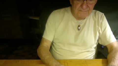 Snapshot of pomme1949 chatting on January 2, 3:19 pm pomme1949 online show from January 2, 3:19 pm