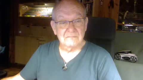 Snapshot of pomme1949 chatting on February 1, 5:05 pm pomme1949 online show from February 1, 5:05 pm