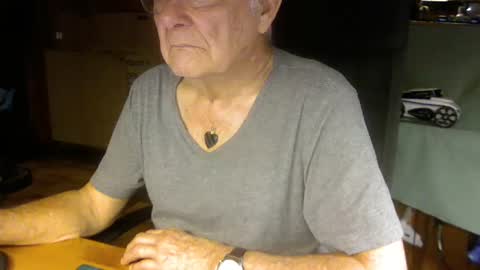 Snapshot of pomme1949 chatting on February 3, 10:58 am pomme1949 online show from February 3, 10:58 am