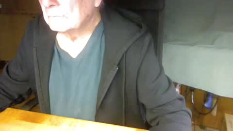 Snapshot of pomme1949 chatting on February 5, 9:25 am pomme1949 online show from February 5, 9:25 am