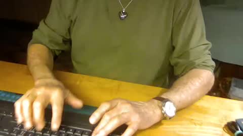 Snapshot of pomme1949 chatting on February 7, 5:29 pm pomme1949 online show from February 7, 5:29 pm