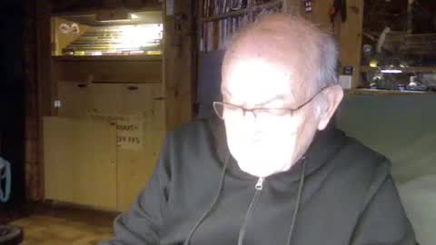 Snapshot of pomme1949 chatting on February 17, 10:07 am pomme1949 online show from February 17, 10:07 am