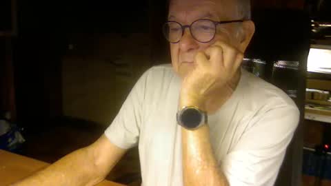 Snapshot of pomme1949 chatting on November 2, 3:58 pm pomme1949 online show from November 2, 3:58 pm