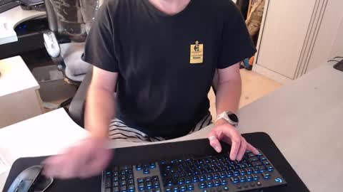 Snapshot of poodledude chatting on October 27, 8:40 am Dave online show from October 27, 8:40 am