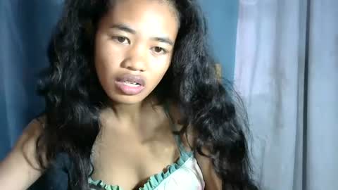 Snapshot of poppy_kelley chatting on May 16, 4:42 am Lilly online show from May 16, 4:42 am