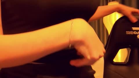 April online show from December 19, 7:21 pm