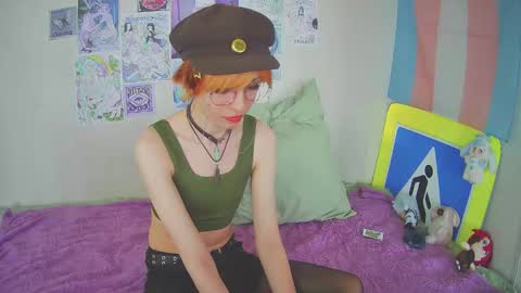 poppyfluffy online show from March 7, 5:59 am