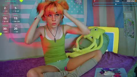 poppyfluffy online show from April 22, 2:25 am