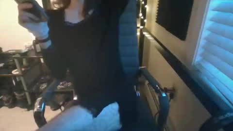 porcelain_tears01 online show from October 22, 11:21 am