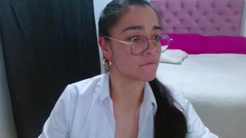 porcelainlux online show from January 26, 7:52 pm