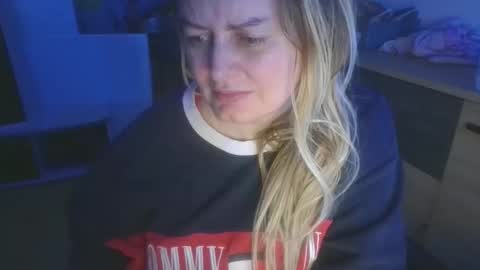 MelissOfficial online show from February 2, 6:06 pm