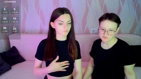 Ana and Tati online show from October 19, 8:09 pm