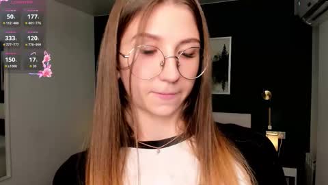 Elizabeth online show from October 3, 7:22 pm