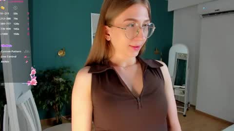 Elizabeth online show from April 15, 7:58 pm