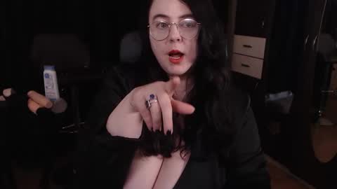 Snapshot of posh_mistress chatting on May 18, 4:07 am PoshMistres online show from May 18, 4:07 am
