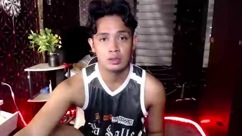 Snapshot of posiedon_cums chatting on January 7, 10:29 am VEeeAsian online show from January 7, 10:29 am