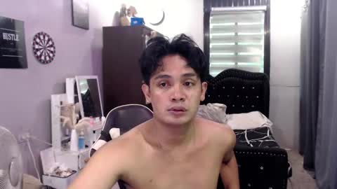Snapshot of posiedon_cums chatting on July 24, 6:55 am VEeeAsian online show from July 24, 6:55 am
